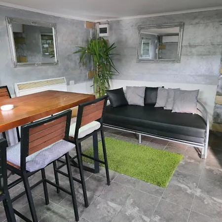 Rentigo Vikendica 11 11 Cardak With Pool Bbq And Nature View 펜션