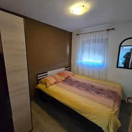 Rentigo Vikendica 11 11 Cardak With Pool Bbq And Nature View 펜션 Sremska Kamenica