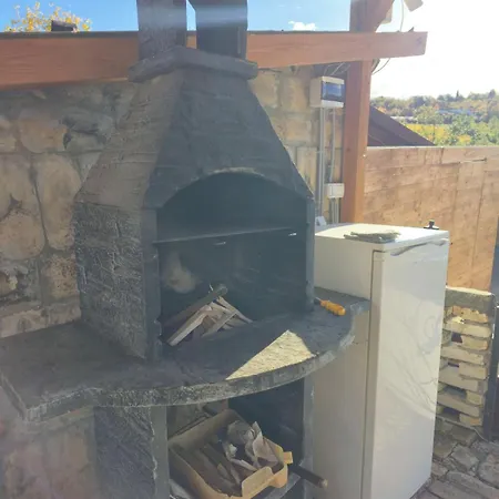 펜션 Rentigo Vikendica 11 11 Cardak With Pool Bbq And Nature View Sremska Kamenica